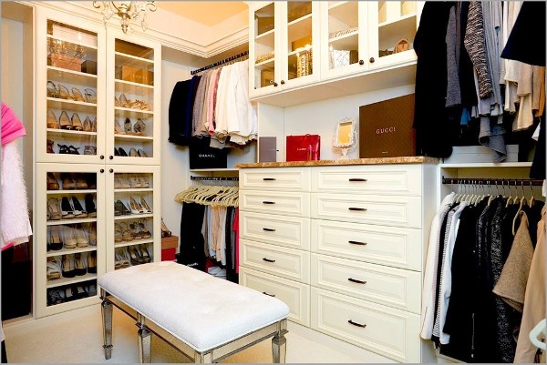 Custom closet for organized home with shelves and drawers