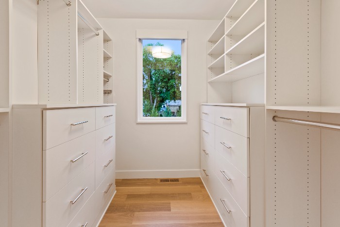 20 Beautiful Walk-In Closet Design Ideas