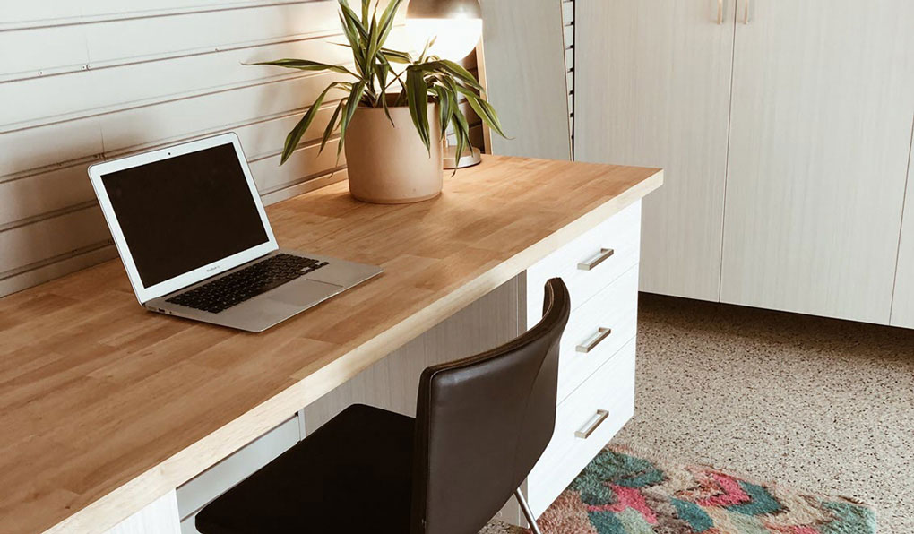 Home-office-TheSaltyBlonde-Desk-(1)-cropped
